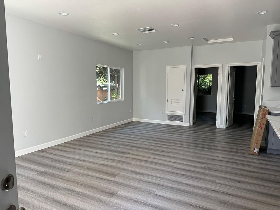 1st image of 10884 Patricia Dr