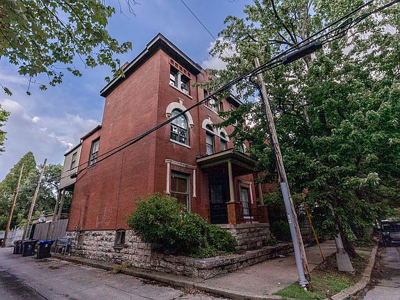 3rd image of 315 W Lee St