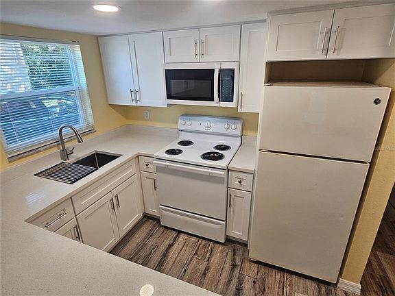 4th image of 2045 Alpine Rd APT 1