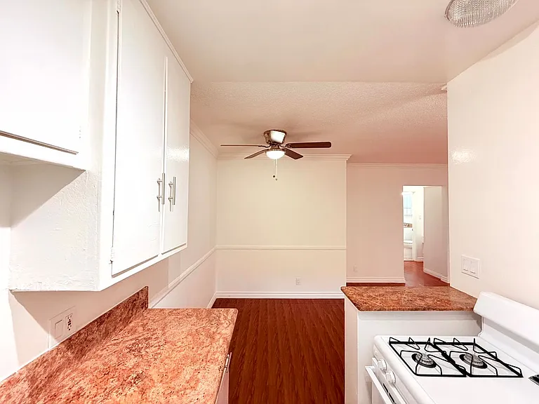 1376 N. Serrano Avenue — Photo 10