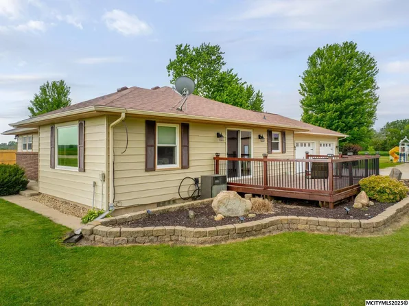 2805 Upper Greene Rd, Marble Rock, IA 50653