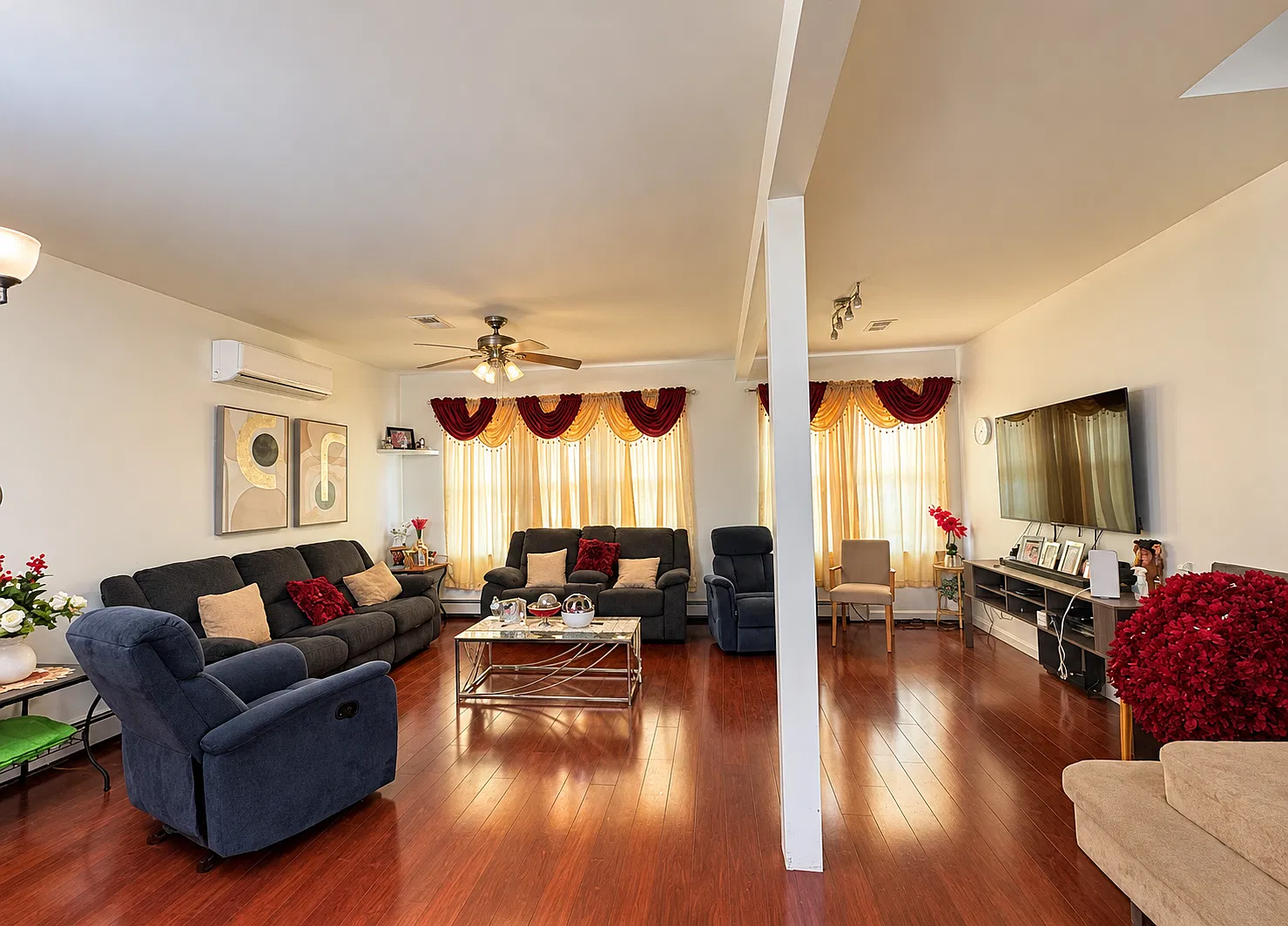 3 bed, $3,000 — Photo 2