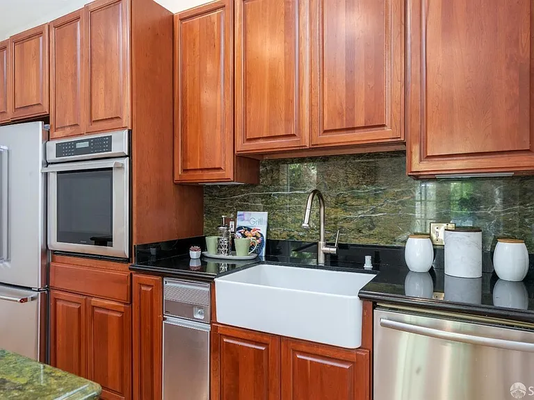 135 Scott St — Photo 14