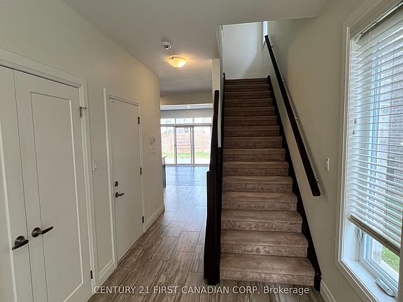 4th image of 1660 Valhalla St