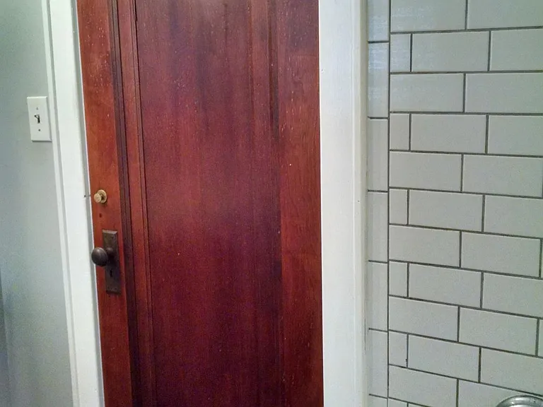 204 S Francis Ave — Photo 5