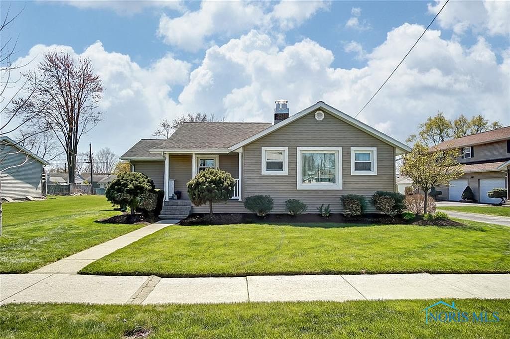 301 Rector Ave Findlay Oh 45840 Zillow