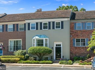 6332 Golf Course Sq, Alexandria, VA 22307