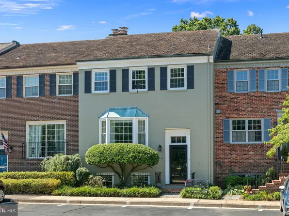 6332 Golf Course Sq, Alexandria, VA 22307