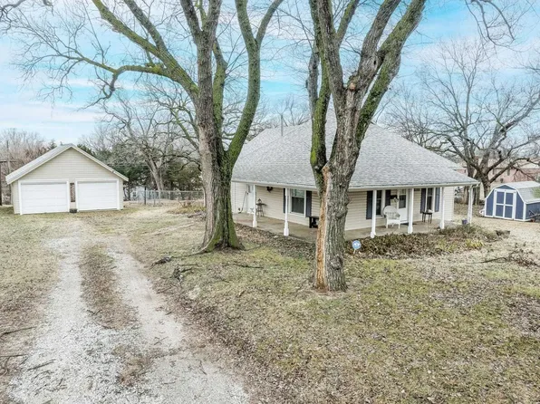 721 W B Ave, Kingman, KS 67068