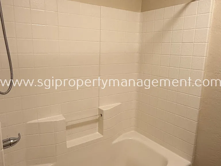 383 E Anastasia St — Photo 12