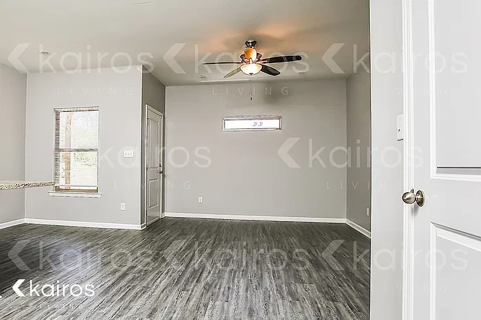3 bed, 2.5 bath, 1545 sqft, $1,545 — Photo 2