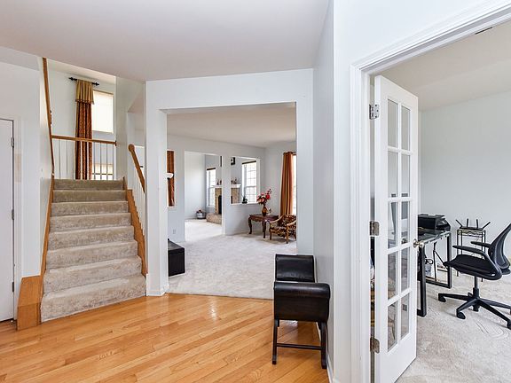 2nd image of 800 Boyce Rd