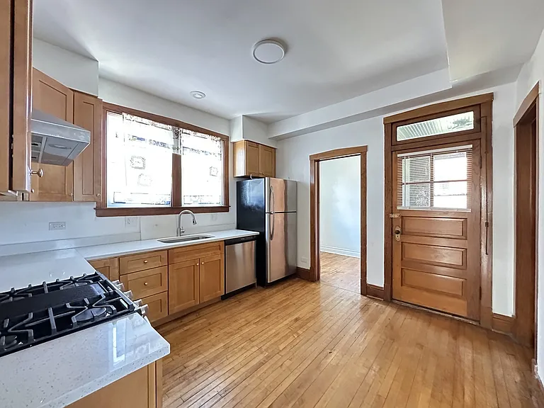 5433 S Millard Ave #3 — Photo 4