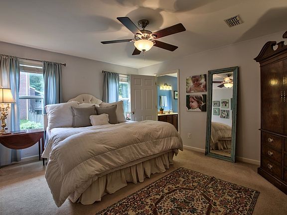 5th image of 411 Holly Hill Ct