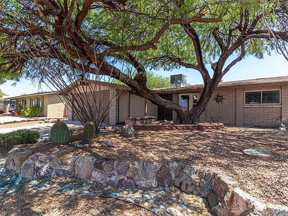 4th image of 8344 E Calexico St