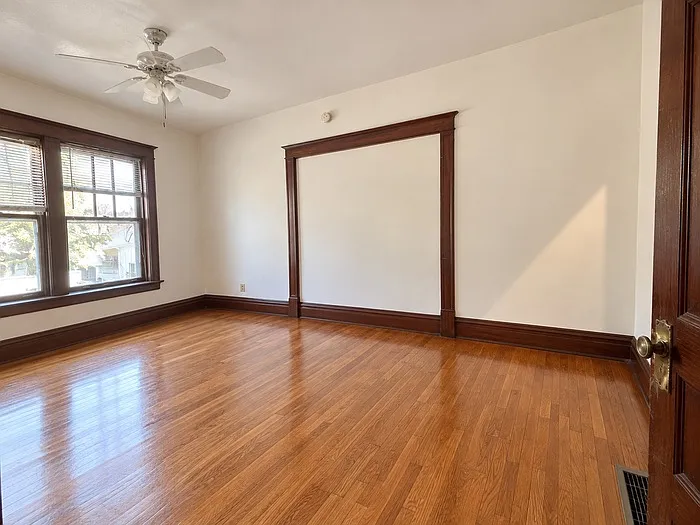 1 bed, 1.0 bath, 850 sqft, $650 — Photo 2