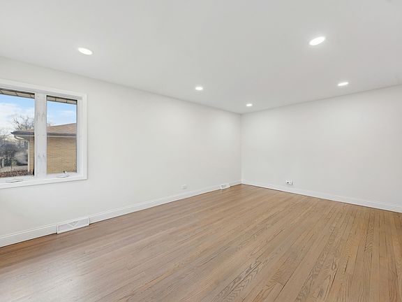 5th image of 7710 Linden Ave