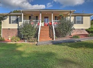 104 Treadway Ln, Johnson City, TN 37601