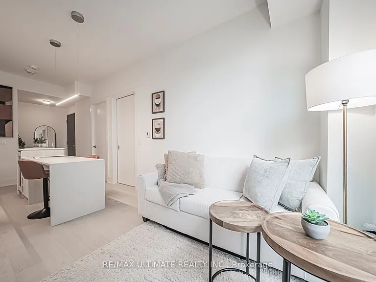 11 Yorkville Ave #1902 — Photo 12