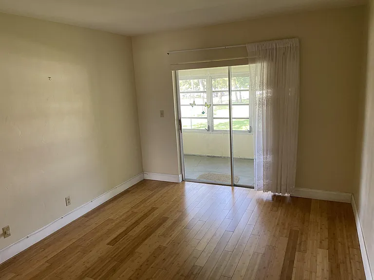2020 Lake Osborne Dr #11 — Photo 7
