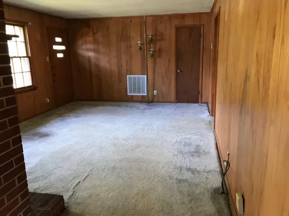410 W Hillsboro St, Creedmoor, NC 27522