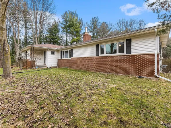 131 S Jossman Rd, Ortonville, MI 48462