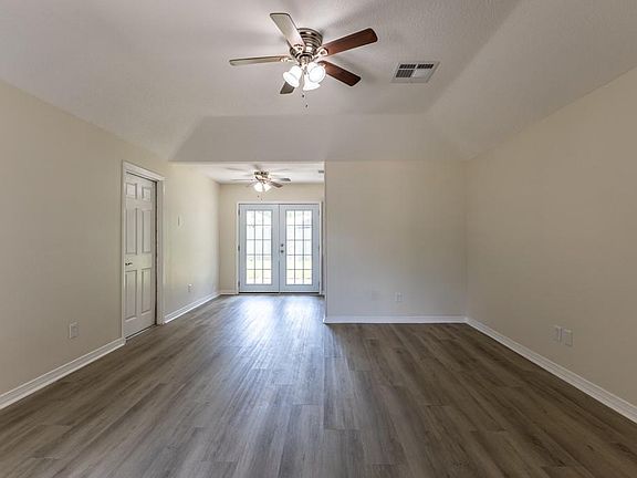 4th image of 2004 Cartier Dr