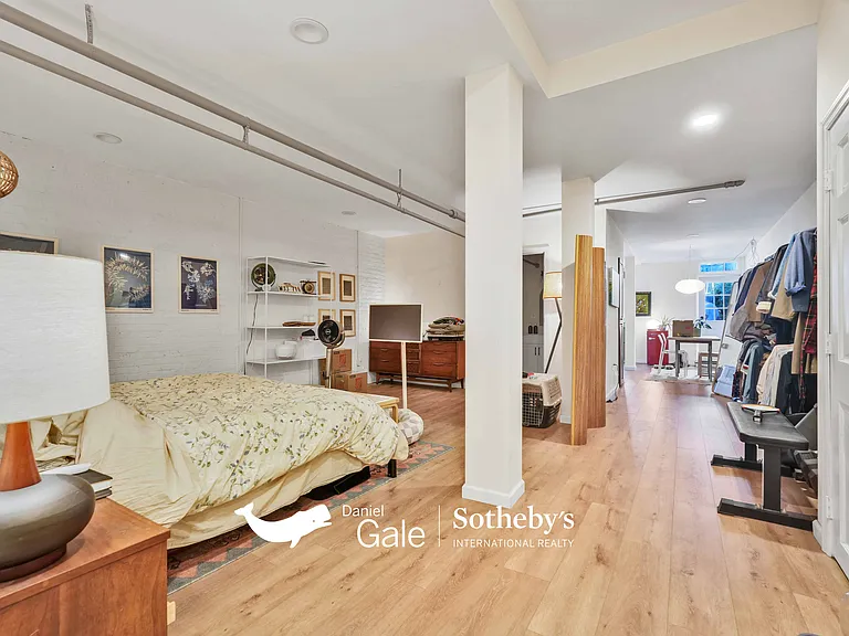 23-12 41st St #DG1 — Photo 23
