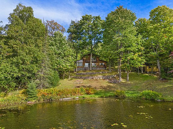 2nd image of 3485 Sylvan Isle Dr