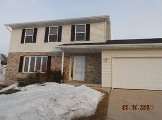 901 Twin Pines Dr, Madison, WI 53704