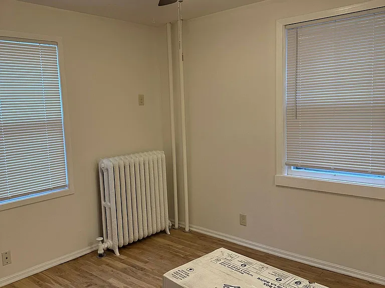 2433 Emerson Ave S #2 — Photo 8