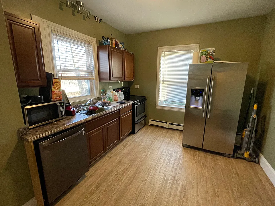 52 Dennis Ave