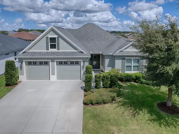 3283 Sennett Cir, Oxford, FL 34484