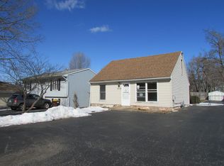 7710 Beaver Rd, Wonder Lake, IL 60097