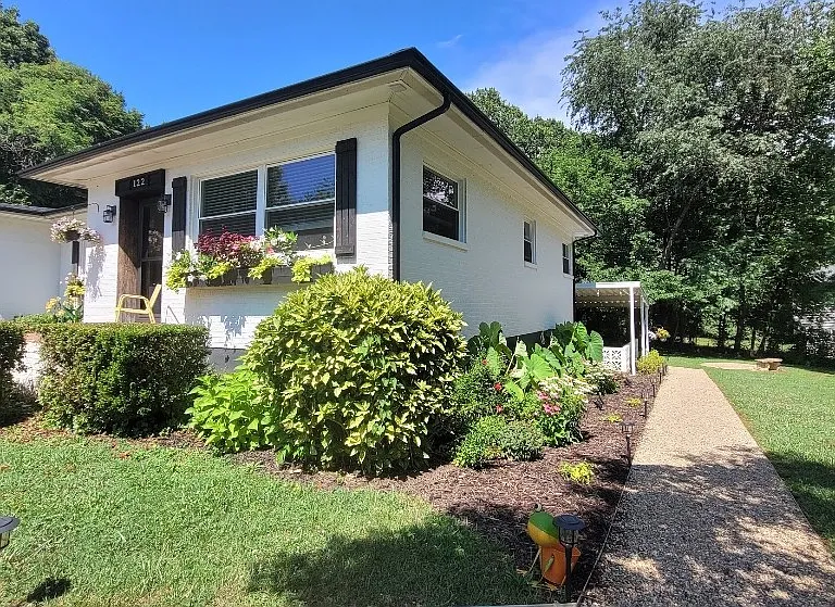 122 Phillips Cir #2 — Photo 8