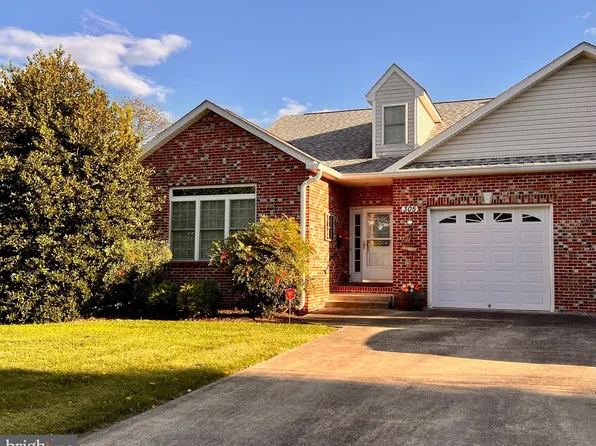 305 Brookline Dr, Charles Town, WV 25414