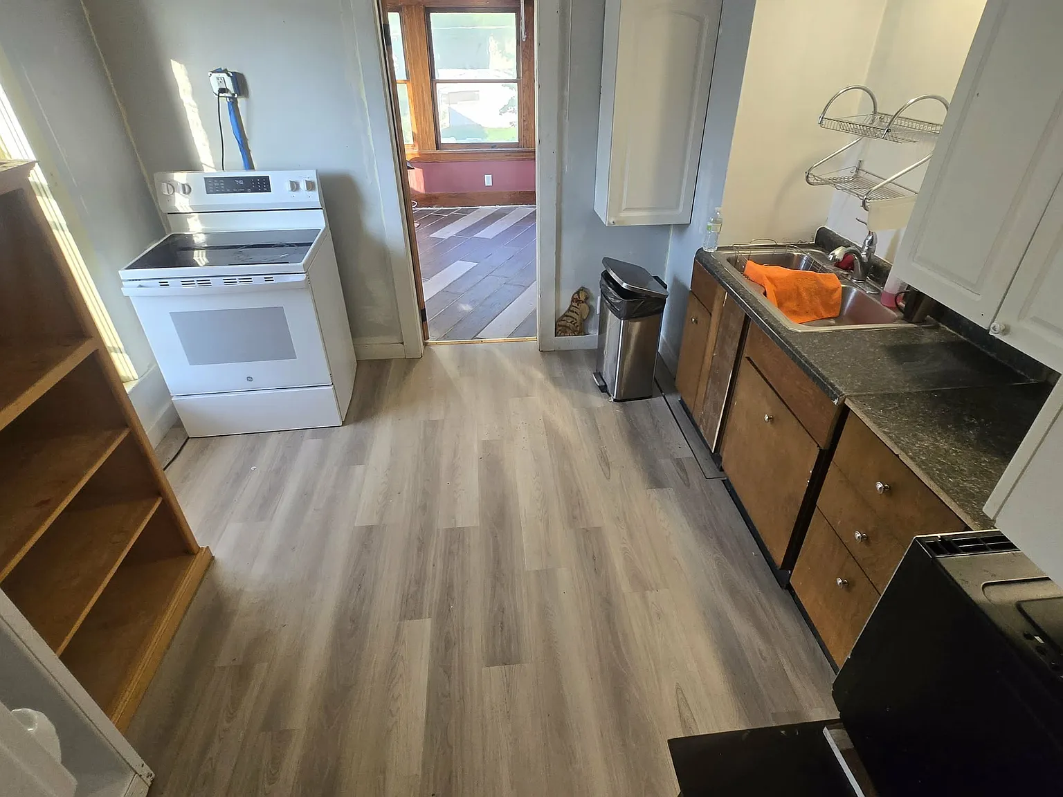 1 bed, 3000 sqft, $550 — Photo 3