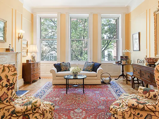Sold by Sotheby's International Realty | media 6