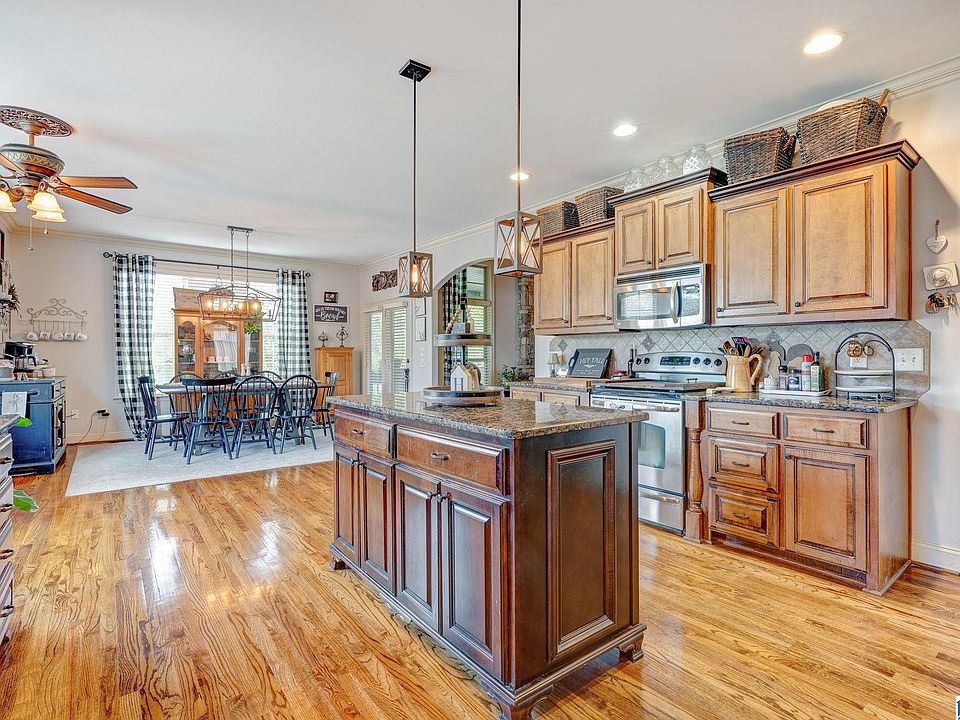 1st image of 113 Wisteria Dr