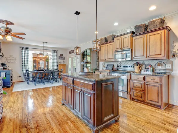 113 Wisteria Dr, Alabaster, AL 35007