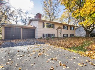 335 Carrollwood Dr, Youngstown, NY 14174