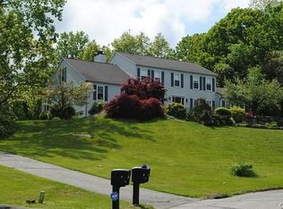 5 Rajcula Farm Rd, Brookfield, CT 06804
