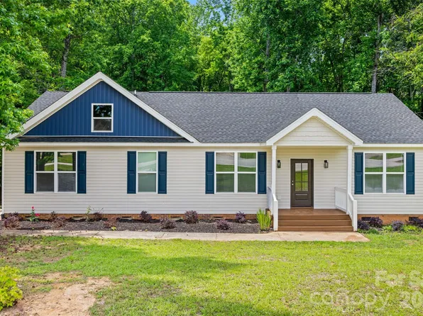 925 Loganberry Ln, York, SC 29745