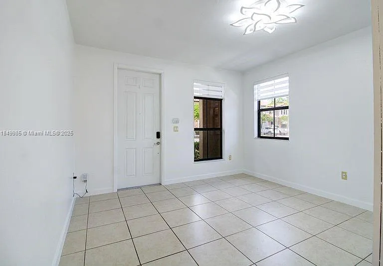 23355 SW 113th Psge — Photo 3