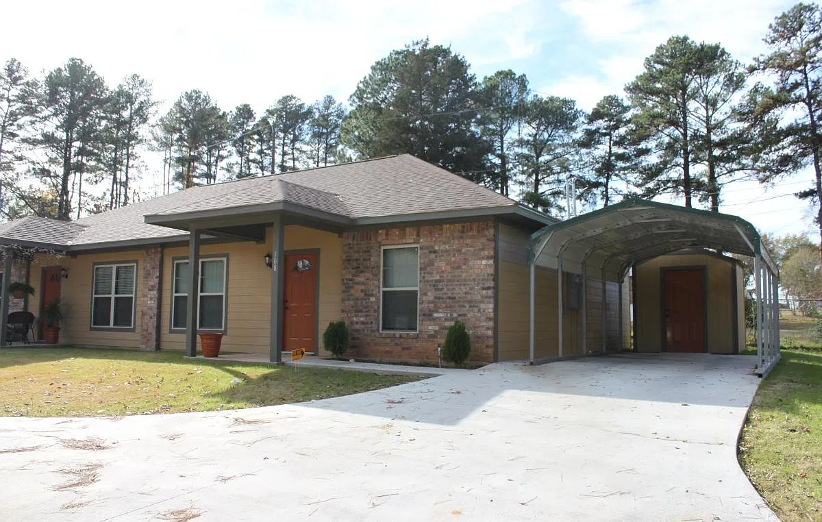 2 bed, 1000 sqft, $1,275 — Photo 3