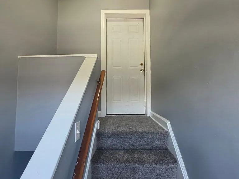 403 Greenhill Ave — Photo 2