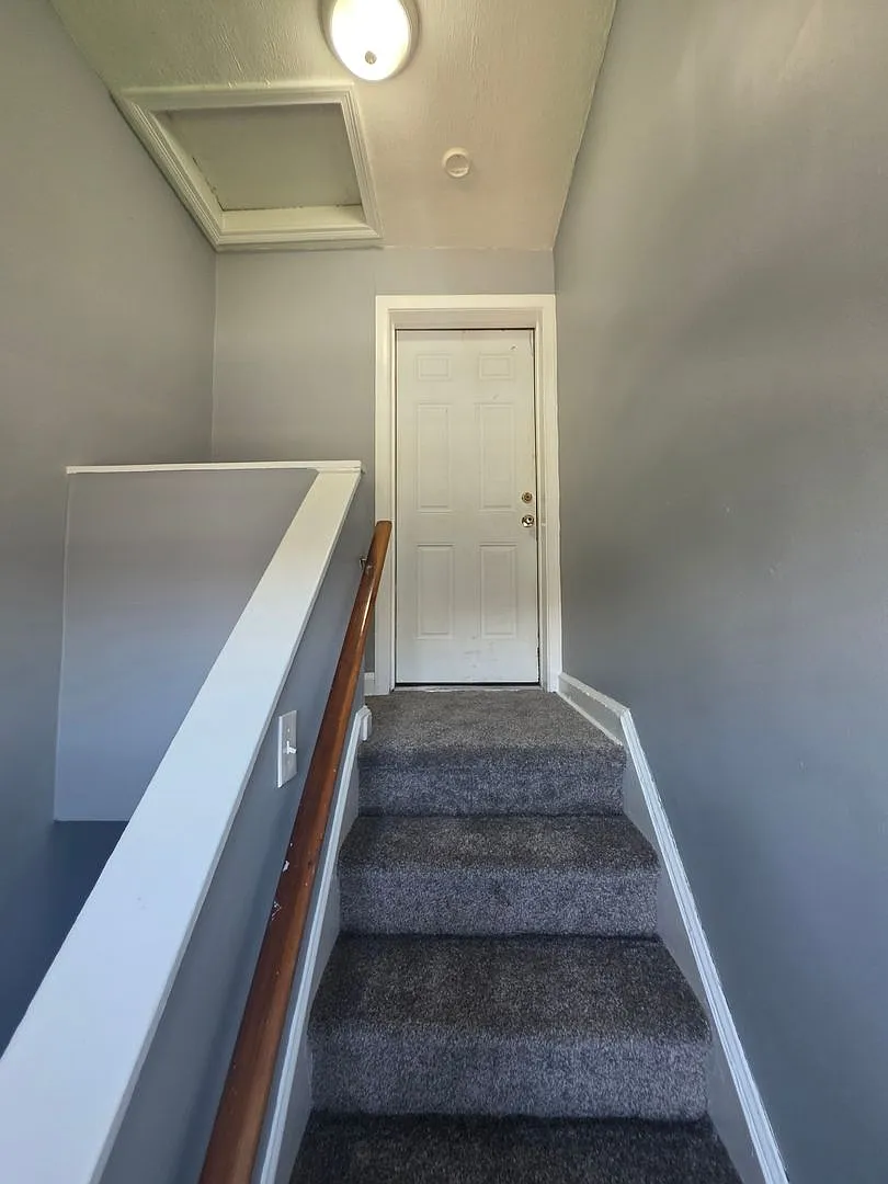 Building Photo - 403 Greenhill Ave