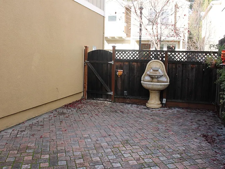 131 Creekside Village Dr — Photo 10
