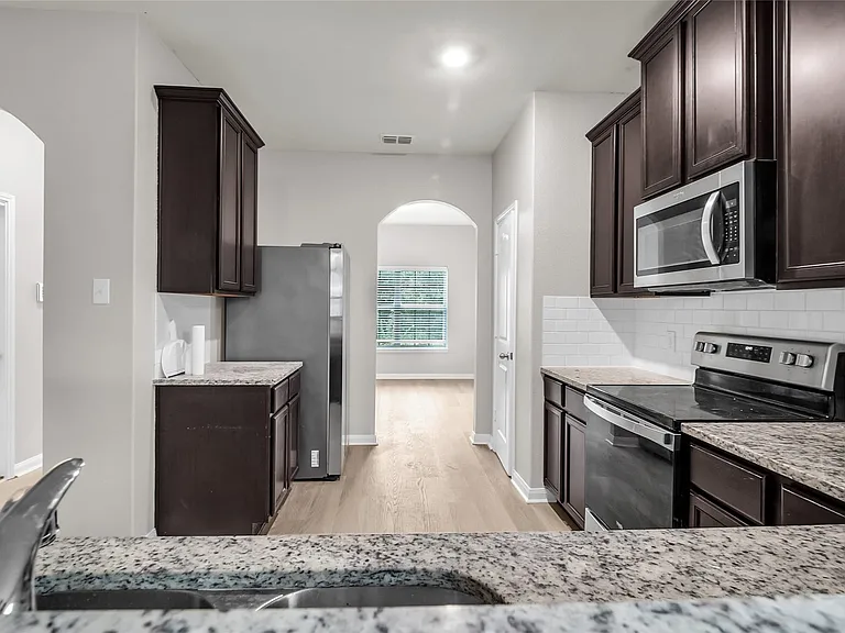 124 Bowen St — Photo 10