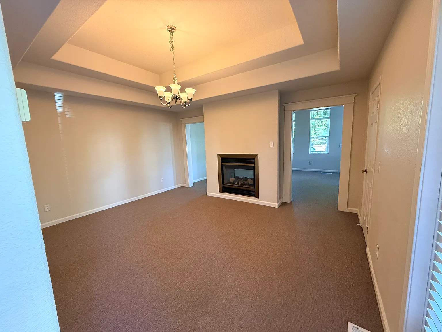 3 bed, 2.5 bath, 2150 sqft, $3,500 — Photo 3